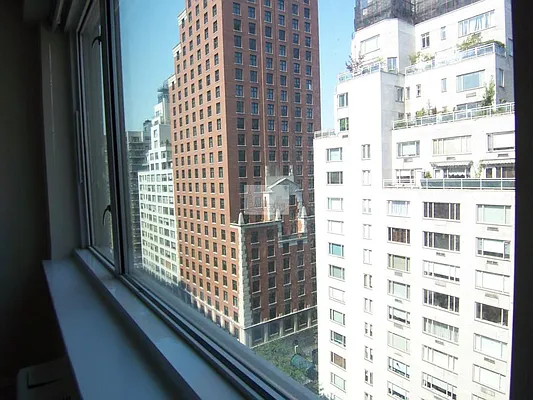 Rented by Manhattan Connection | media 11