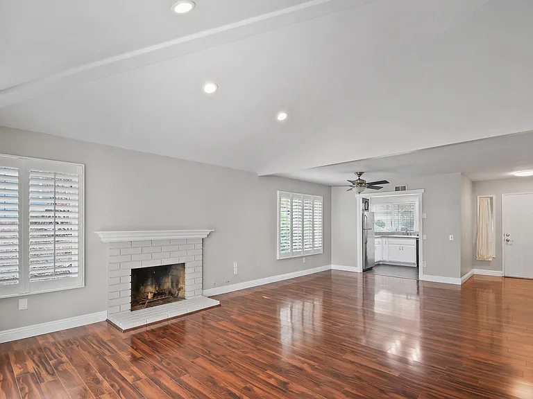 6745 Vista Loma — Photo 1