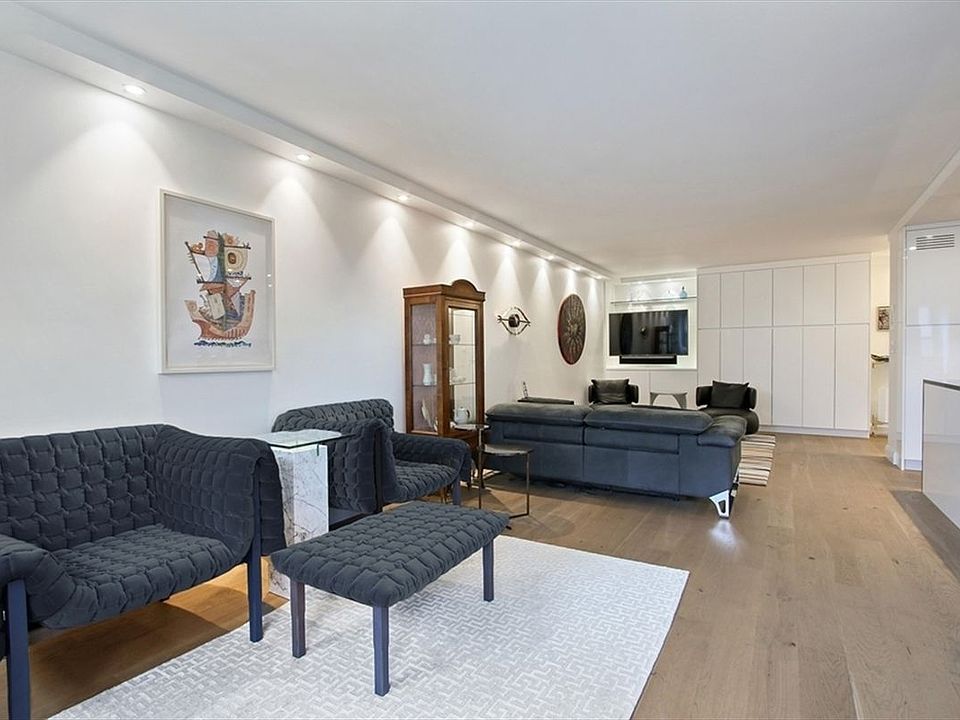 1st image of 15 W 72nd St APT 20N