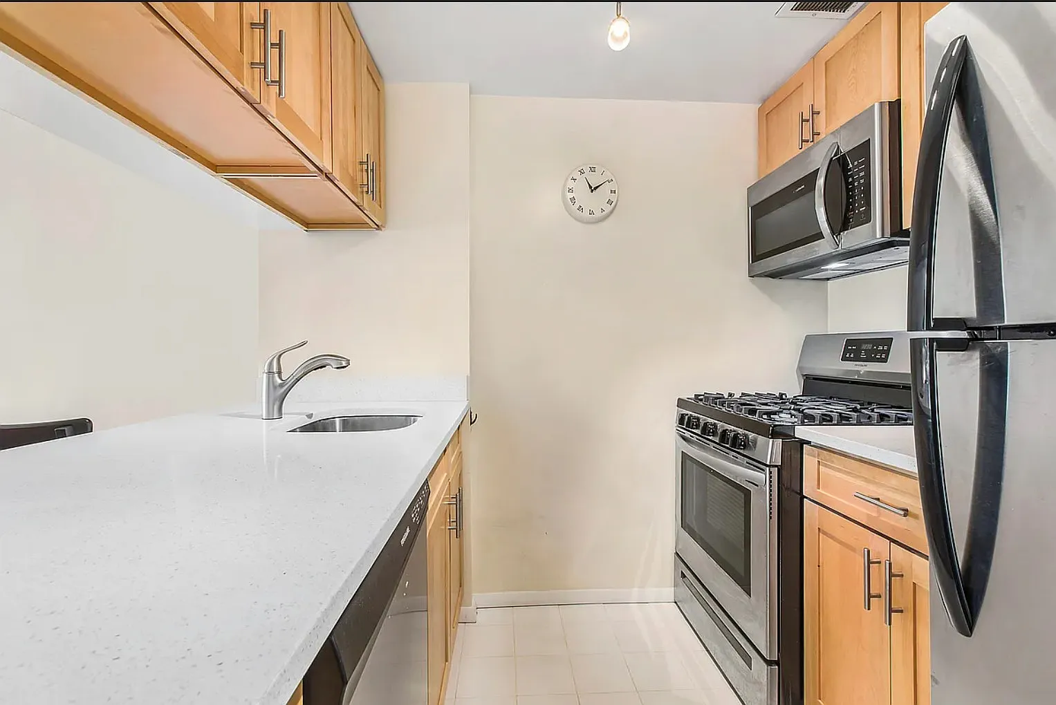 393 West 49th Street — Photo 2