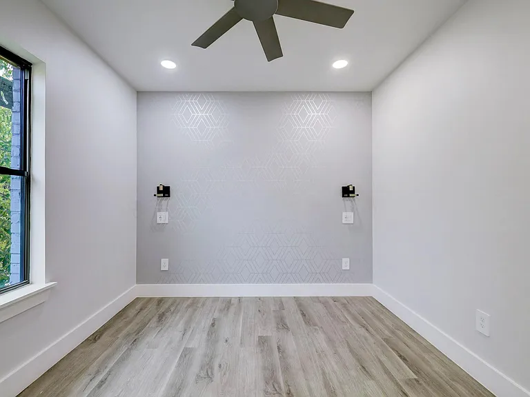 2403 Cleburne St #3 — Photo 31