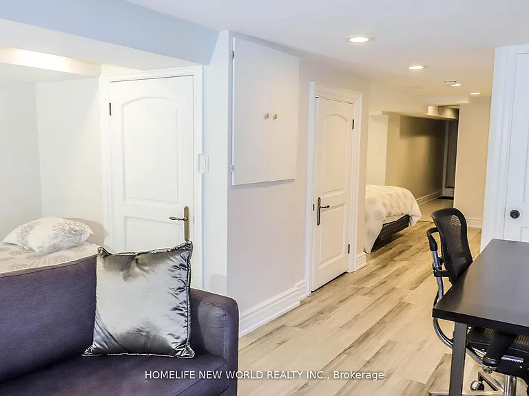 222 Markham St #BASEMENT — Photo 6