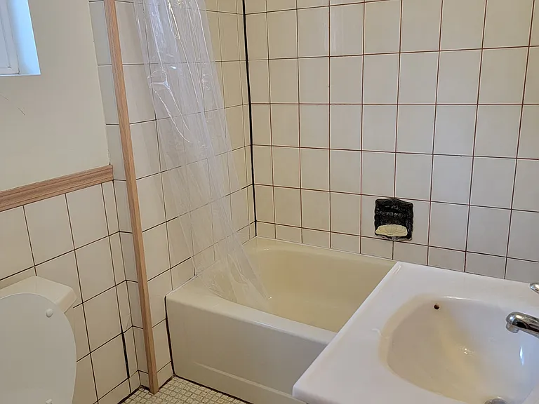 Ceramic Full Bathroom