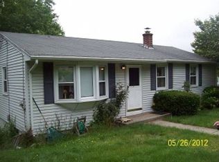 22 Arrowhead Dr, Ledyard, CT 06339