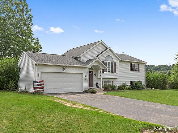 3rd image of 11377 Foreman Farms Ct