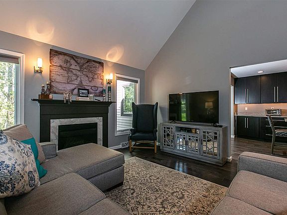 5th image of 2505 Clarke Crest Dr
