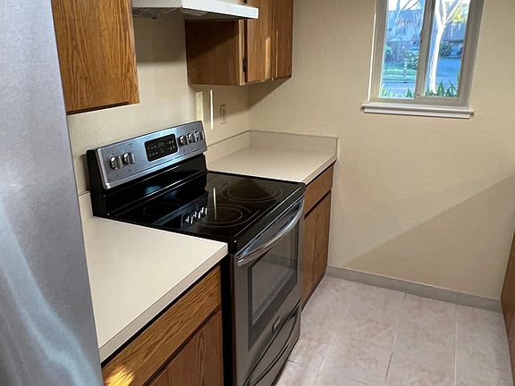4th image of 233 Red Oak Dr E APT I