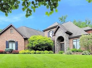 459 Ironwood Dr, Canonsburg, PA 15317