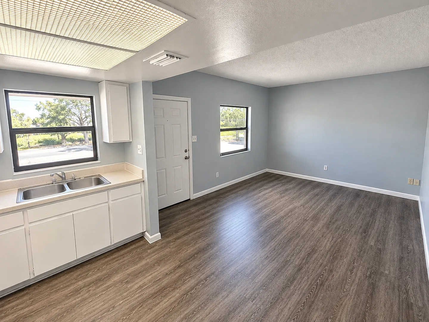 519 Morgan Apt 4 — Photo 3