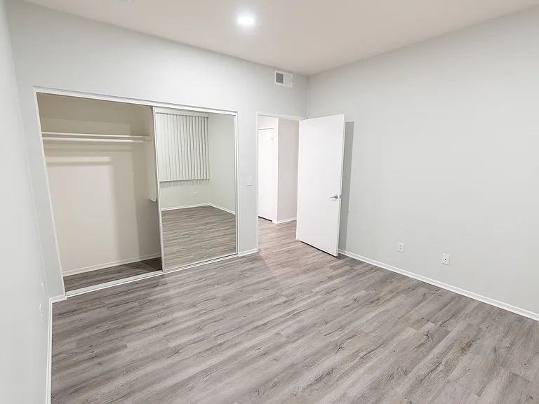 4532 Murietta Ave — Photo 54