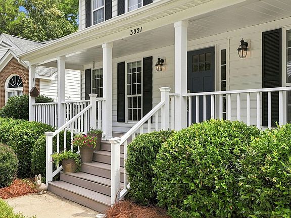 3rd image of 3021 Englefield Dr
