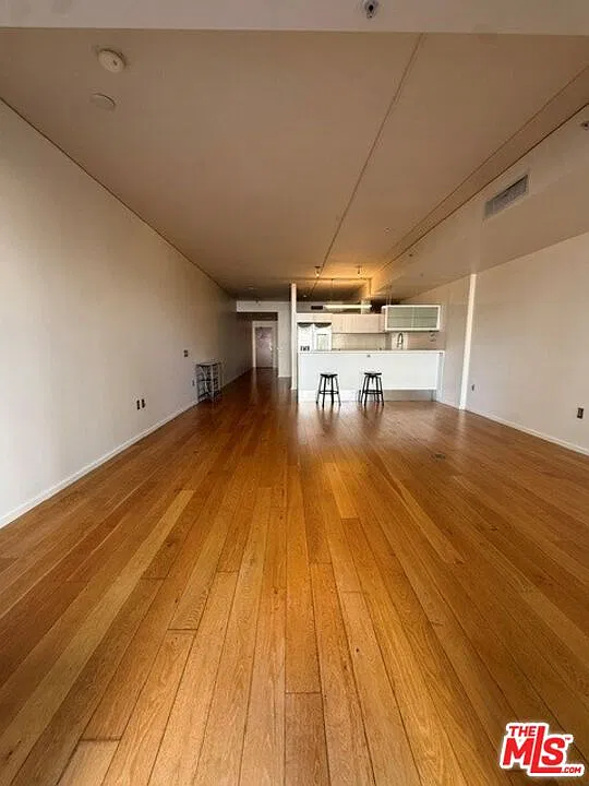 1 bed, 1.0 bath, 1040 sqft, $3,000 — Photo 3