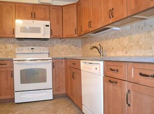45 Ameridge Dr, Bridgeport, CT 06606