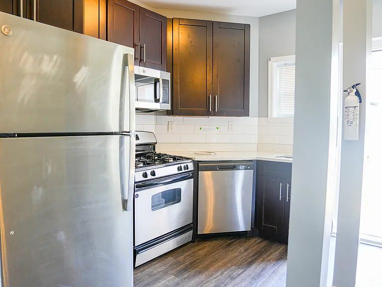 1204 Bonaparte Ave — Photo 21