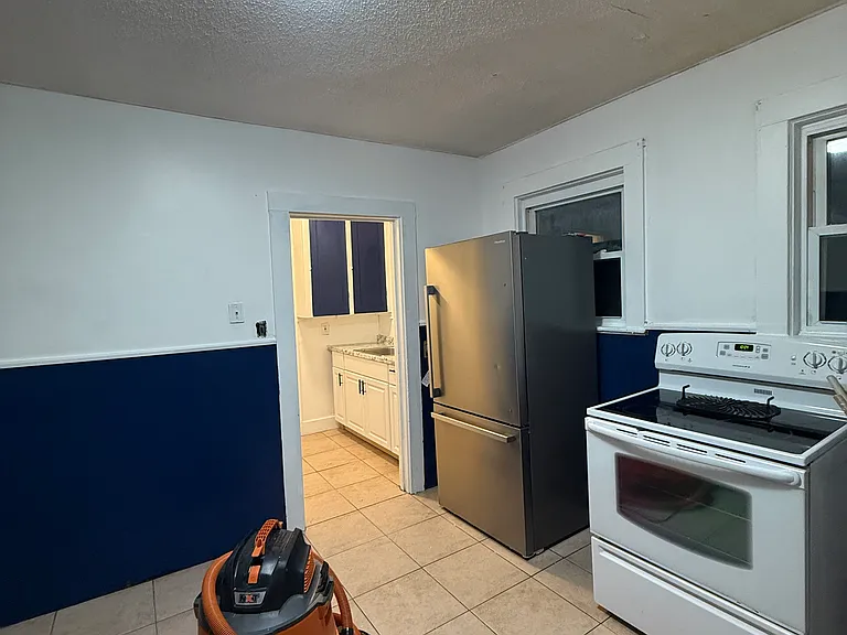 562 Main St #2 — Photo 7