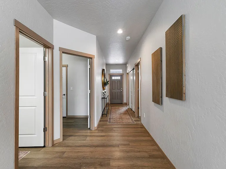 1288 Sq Ft Hallway