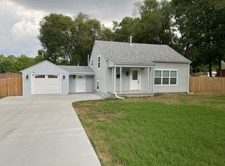 1723 W Cherokee St, Springfield, MO 65807