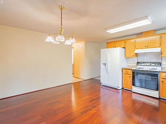 5th image of 16404 NE 79th St