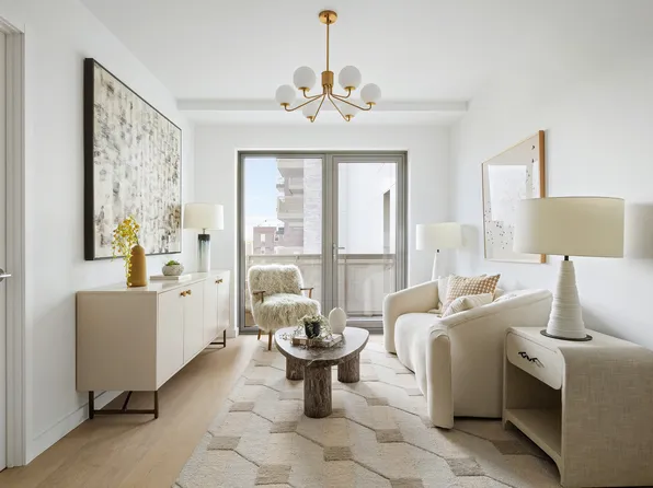 58-01 Queens Boulevard image 1 of 18
