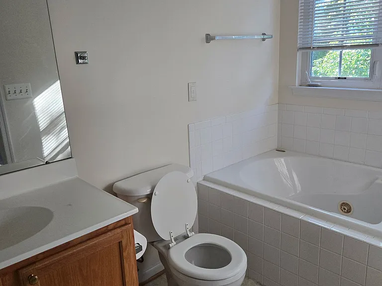1244 Corbett Pl — Photo 22