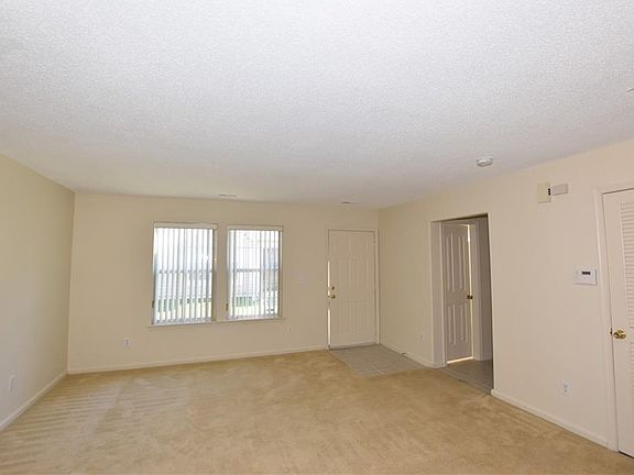 4th image of 6227 Oakglen Dr