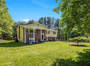 7 Litchult Ct, Airmont, NY 10901