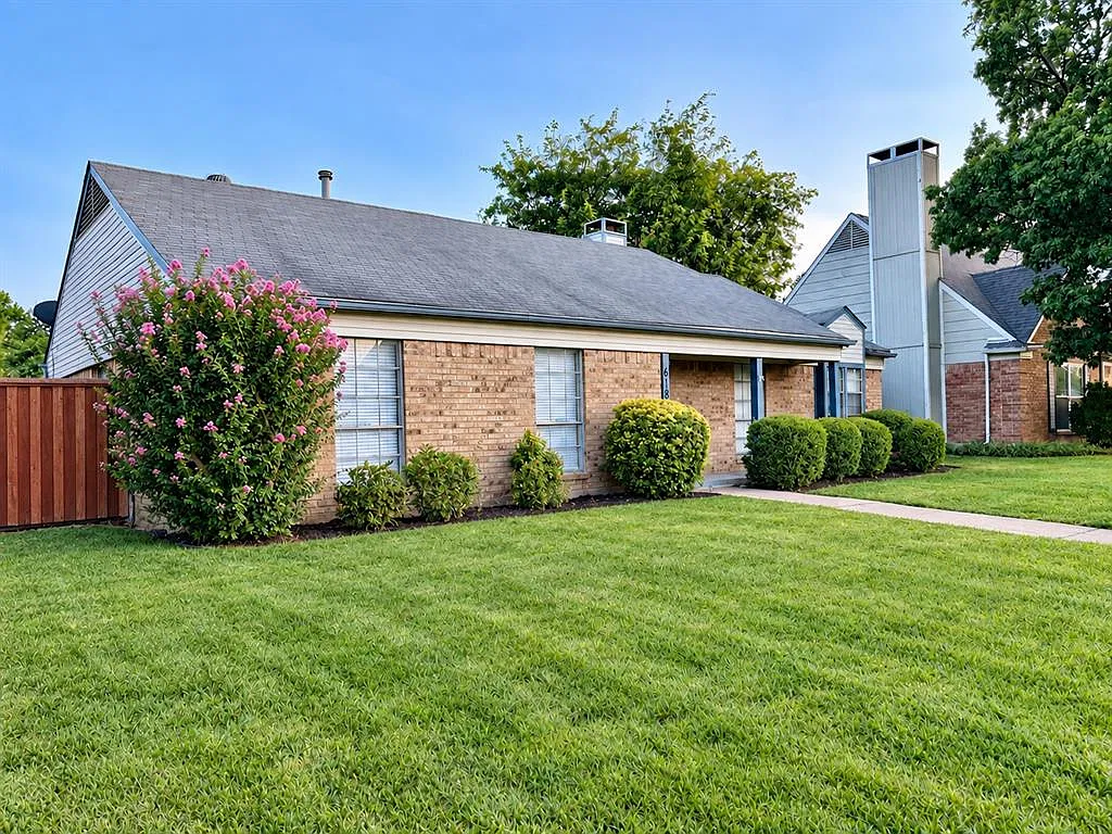 4 bed, 2100 sqft, $2,375 — Photo 2