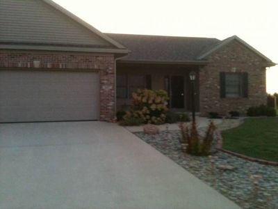 607 Country Acres Rd, Saint Joseph, IL, 61873