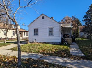 1733 Chatham St, Racine, WI 53402