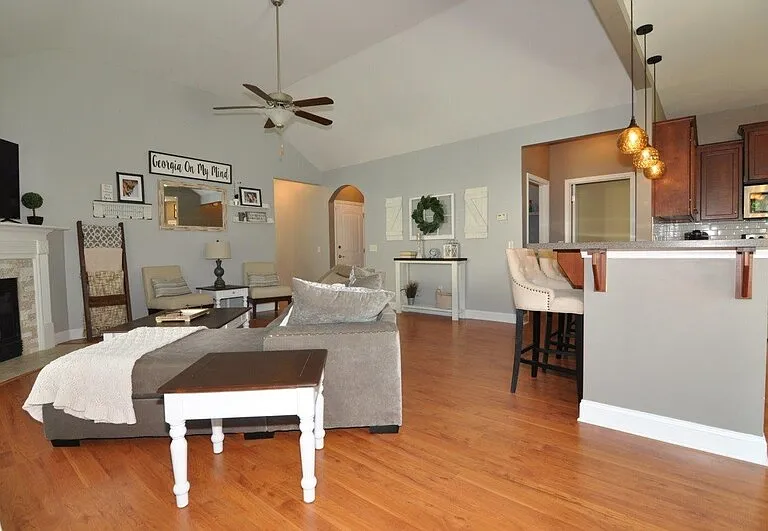 156 Cottonham Ct — Photo 9