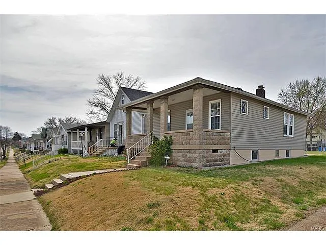 4603 Steffens Ave photo 1