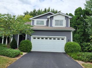 1147 Hanover Dr, Batavia, IL 60510