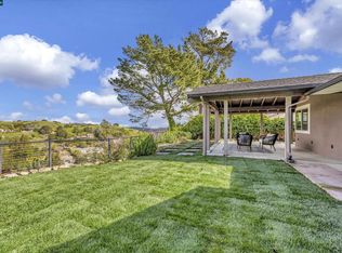 22 Bel Air Dr, Orinda, CA 94563