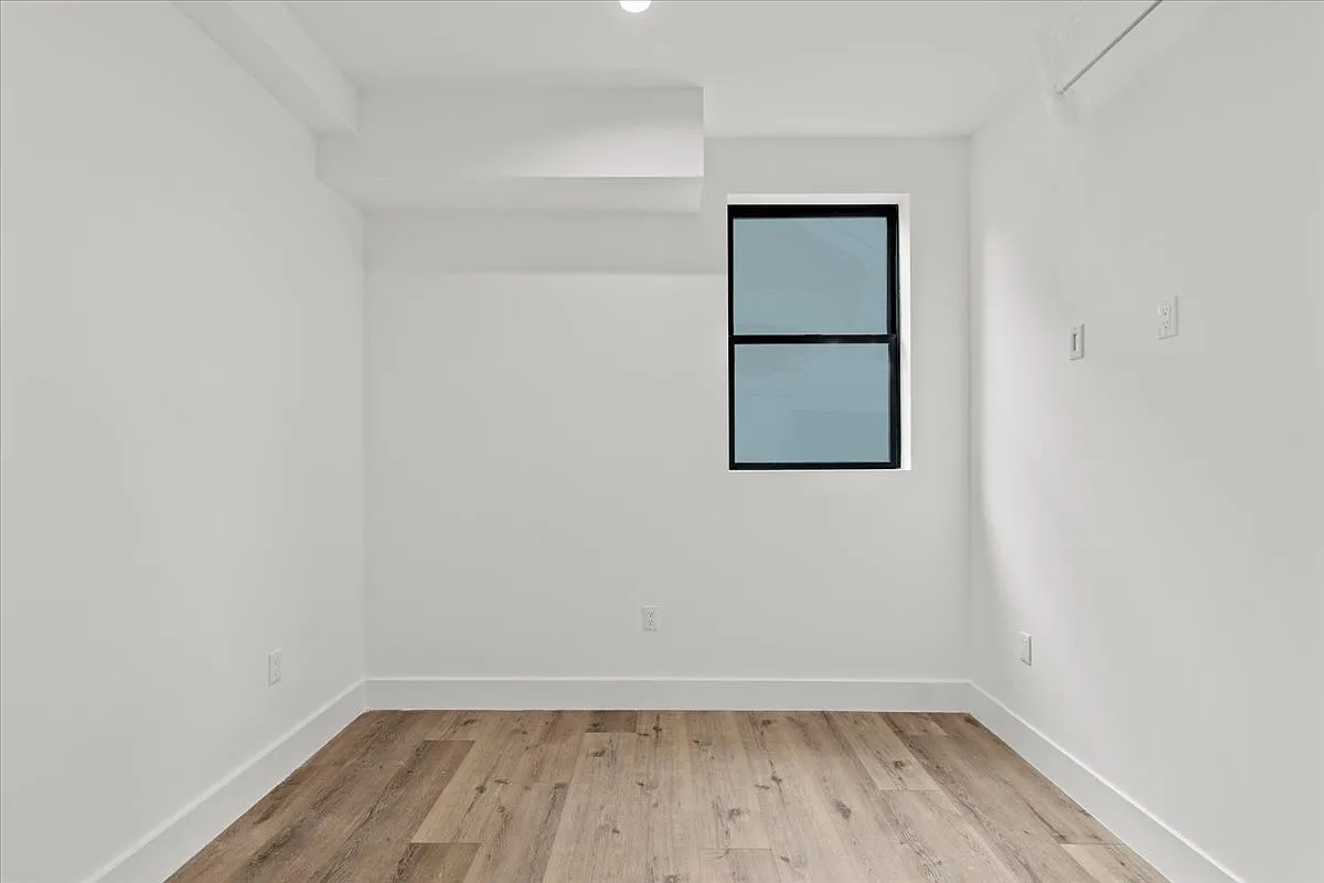 1 bed, $2,495 — Photo 2