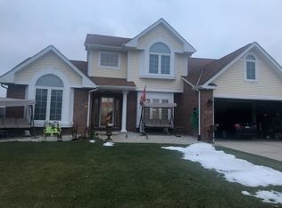 305 English Ln, Winthrop Harbor, IL 60096