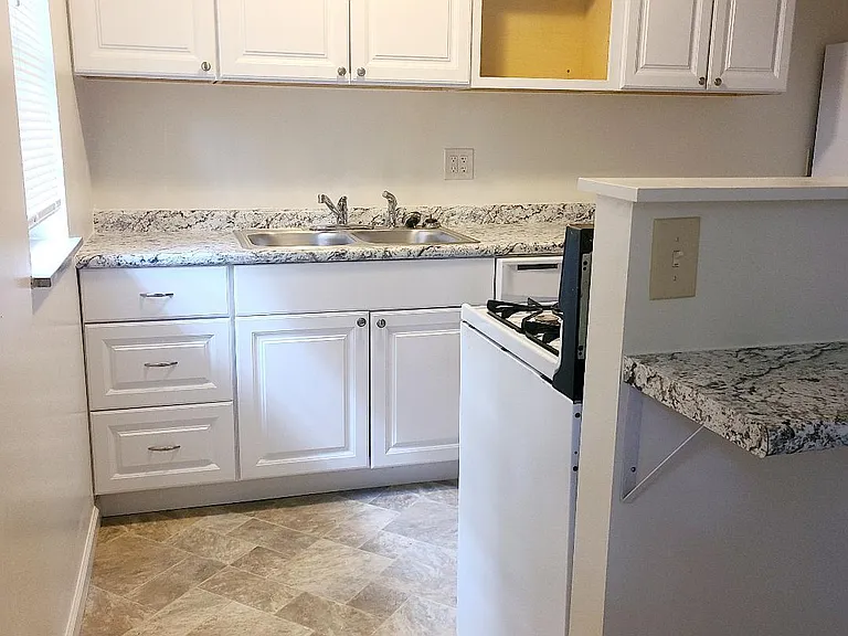 Leesburg Lane Apartments LLC — Photo 3