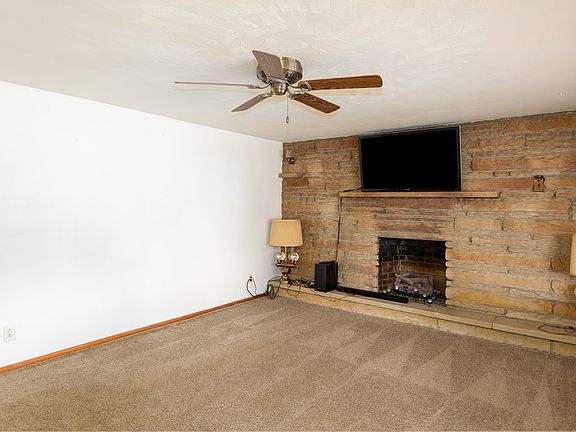 4th image of 2274 Lakewood Dr
