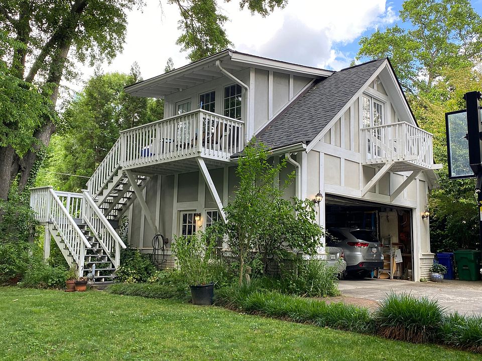 Sutherland_s Carriage House Studio Apartment. 1054 Oxford Road, NE, Atlanta 30306. Cell: 404.402.1749