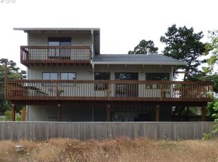 461 14th Ave, Seaside, OR 97138