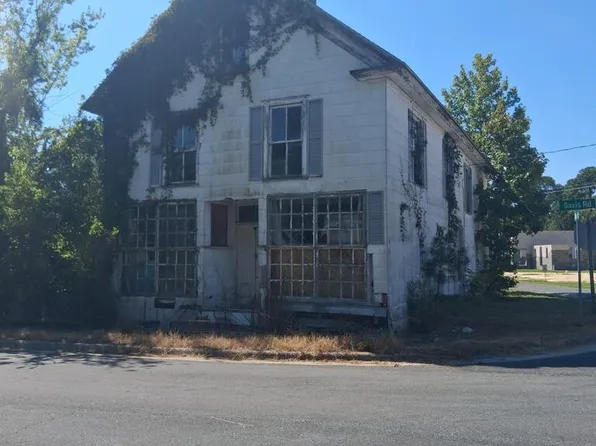 23467 Saxis Rd, Sanford, VA 23426