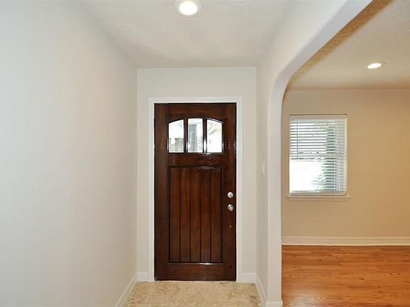 FRONT ENTRY WITH A BEAUTIFUL FRONT DOOR!!!