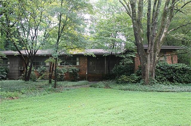 2nd image of 1439 Pine Tree Dr