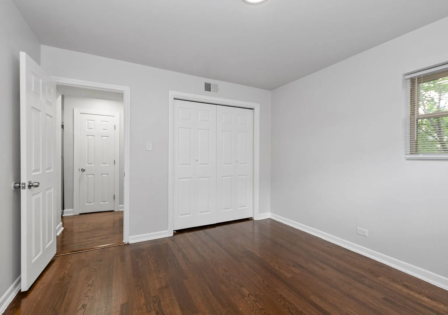 7635 S. Coles Avenue — Photo 2