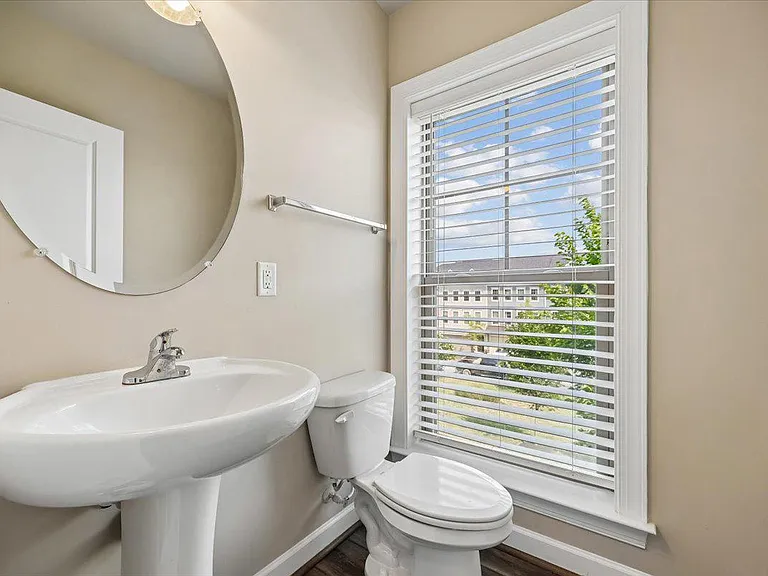 14319 Potomac Heights Ln — Photo 10
