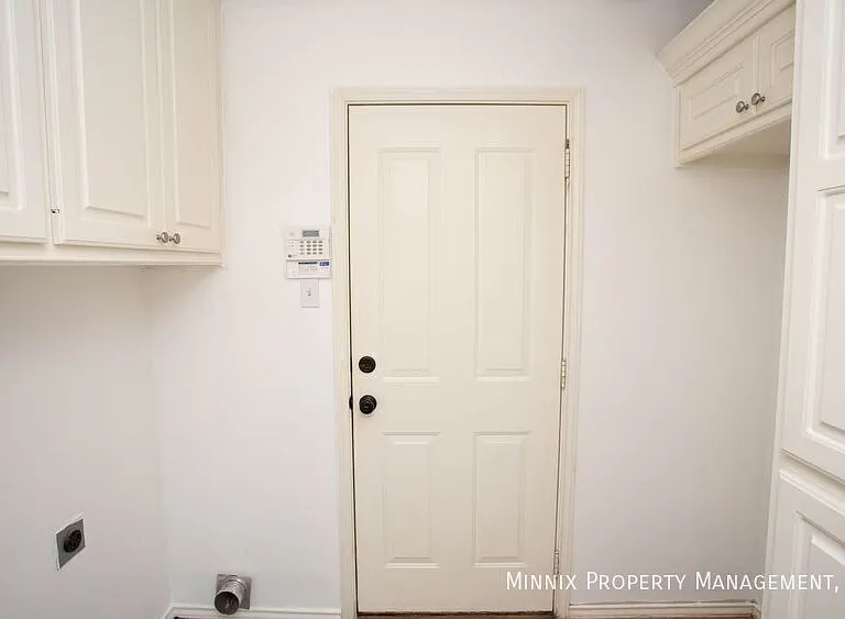 3305 103rd St — Photo 10