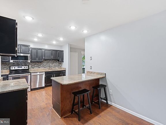 5th image of 10706 S Glade Ct #Na