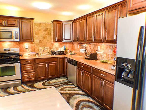 4th image of 60 Wildwood Ln