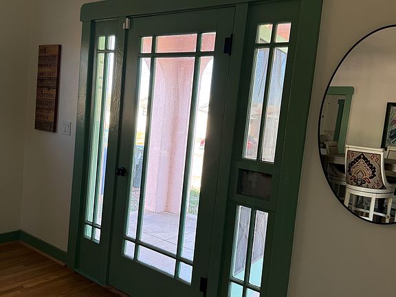 2nd image of 616 E Helen St
