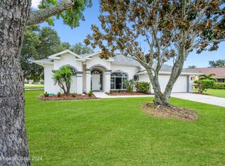 336 Lake Victoria Cir, Melbourne, FL 32940