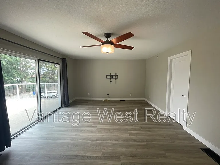 3906 Dryden Rd — Photo 10